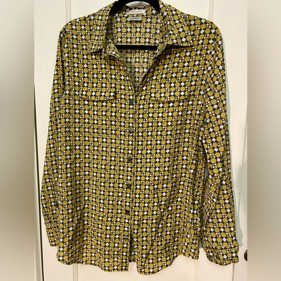 Women’s lightweight button down top with geometric pattern size medium - Picture 1 of 7